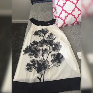 Classy Black & White Flower Dress 🤍